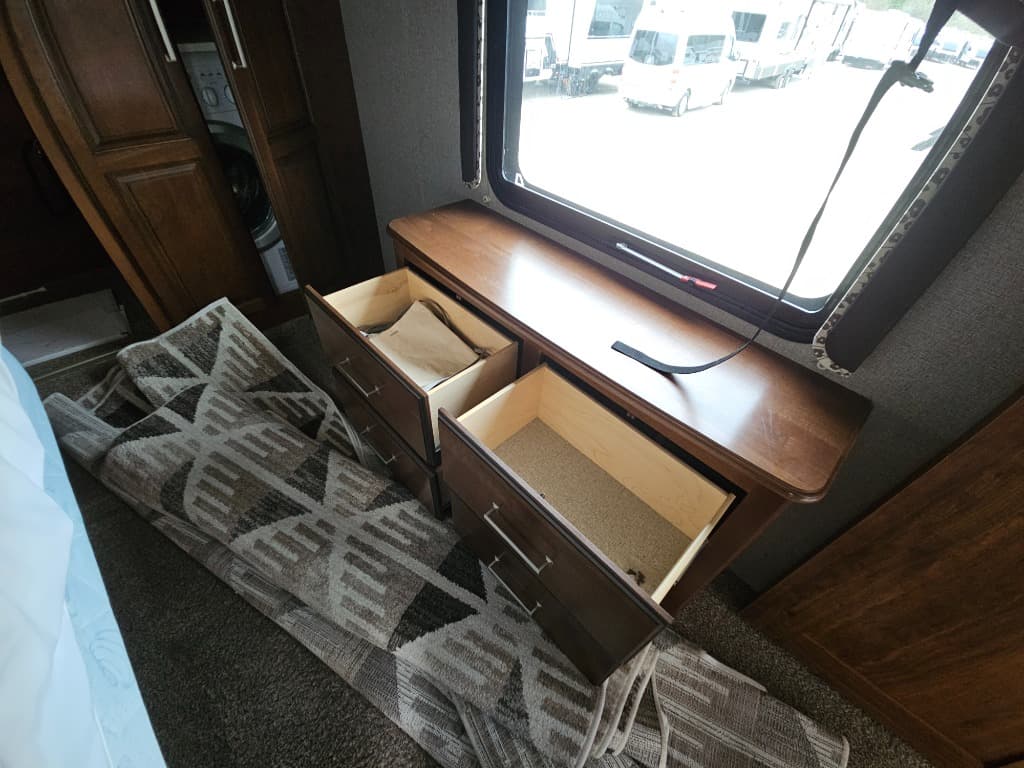 2017 Keystone RV 2017 Keystone RV Alpine - thumbnail 38