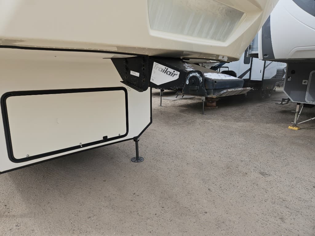 2017 Keystone RV 2017 Keystone RV Alpine - thumbnail 44