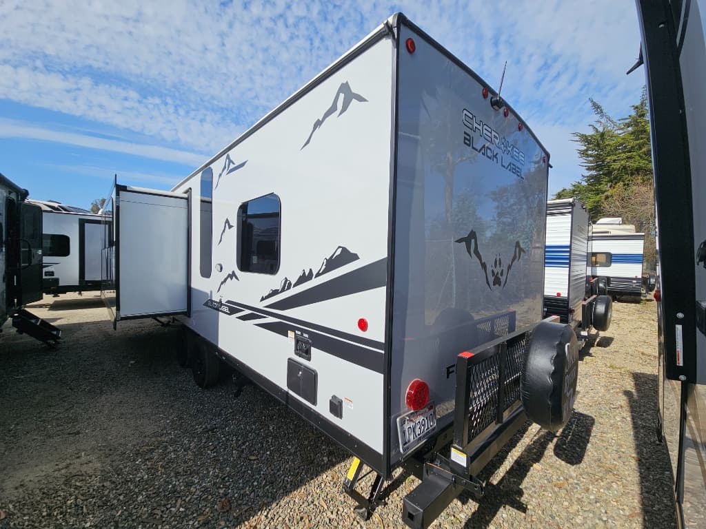 2025 Forest River RV 2025 Forest River RV Cherokee Grey Wolf Black Label - thumbnail 4