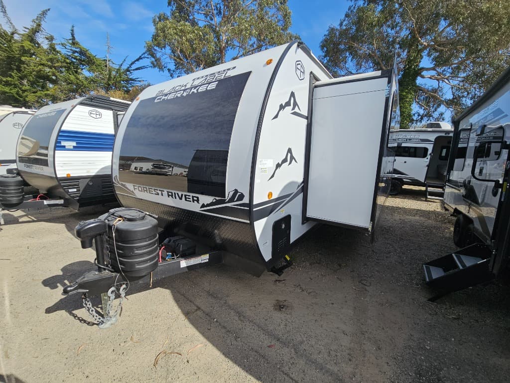 2025 Forest River RV 2025 Forest River RV Cherokee Grey Wolf Black Label - thumbnail 5