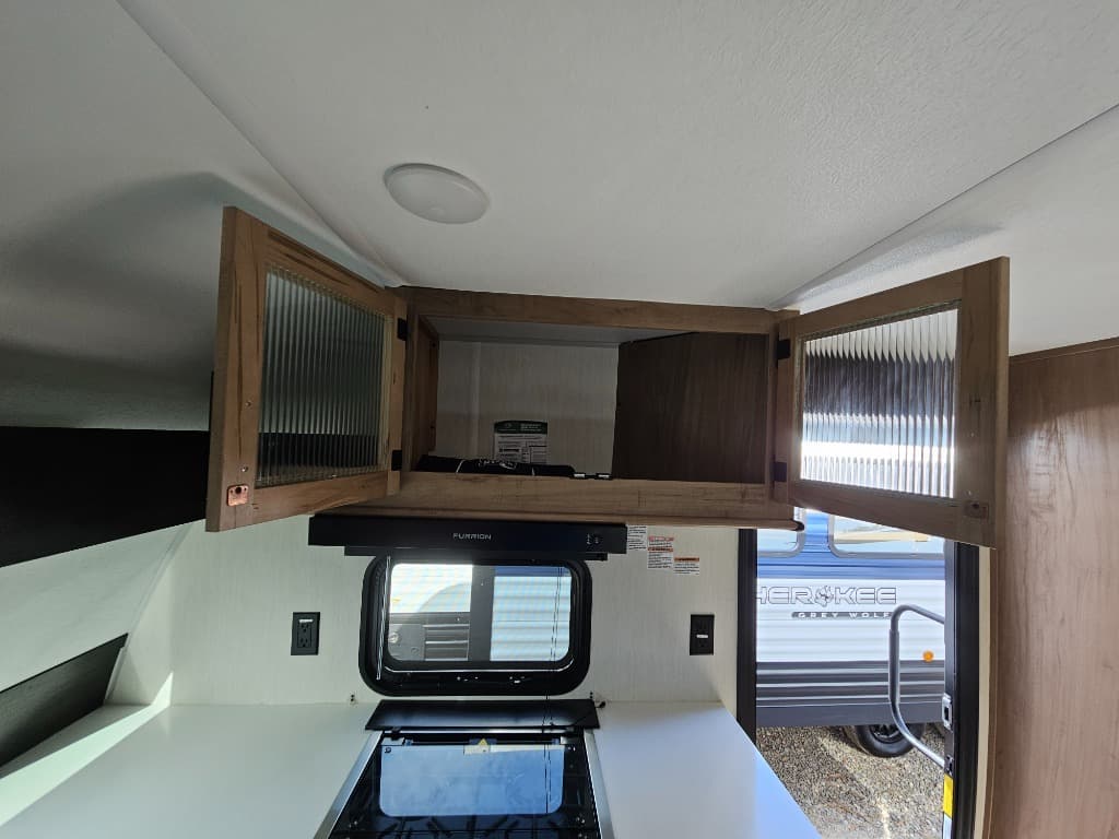 2025 Forest River RV 2025 Forest River RV Cherokee Grey Wolf Black Label - thumbnail 11