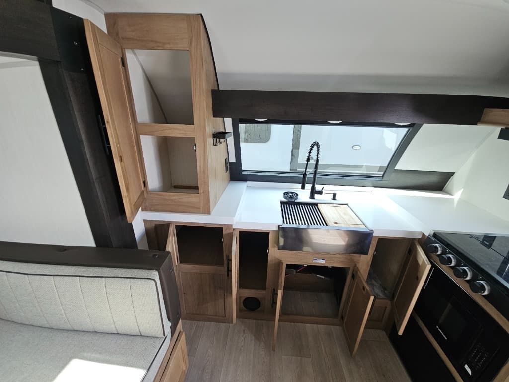 2025 Forest River RV 2025 Forest River RV Cherokee Grey Wolf Black Label - thumbnail 17