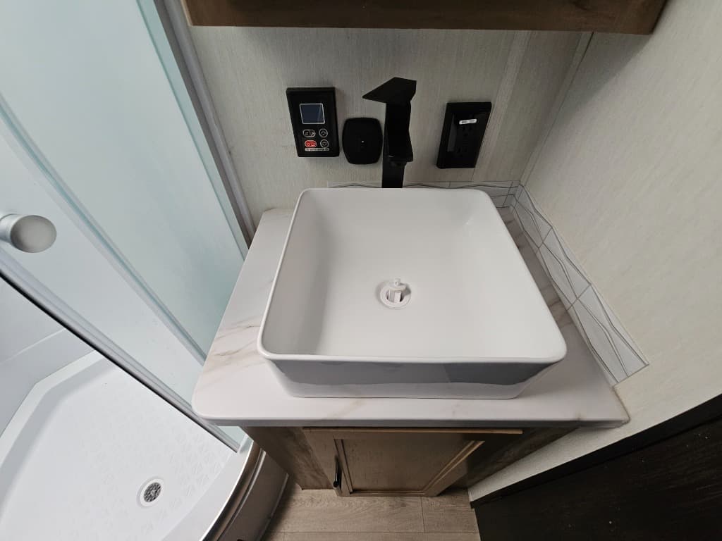 2025 Forest River RV 2025 Forest River RV Cherokee Grey Wolf Black Label - thumbnail 33