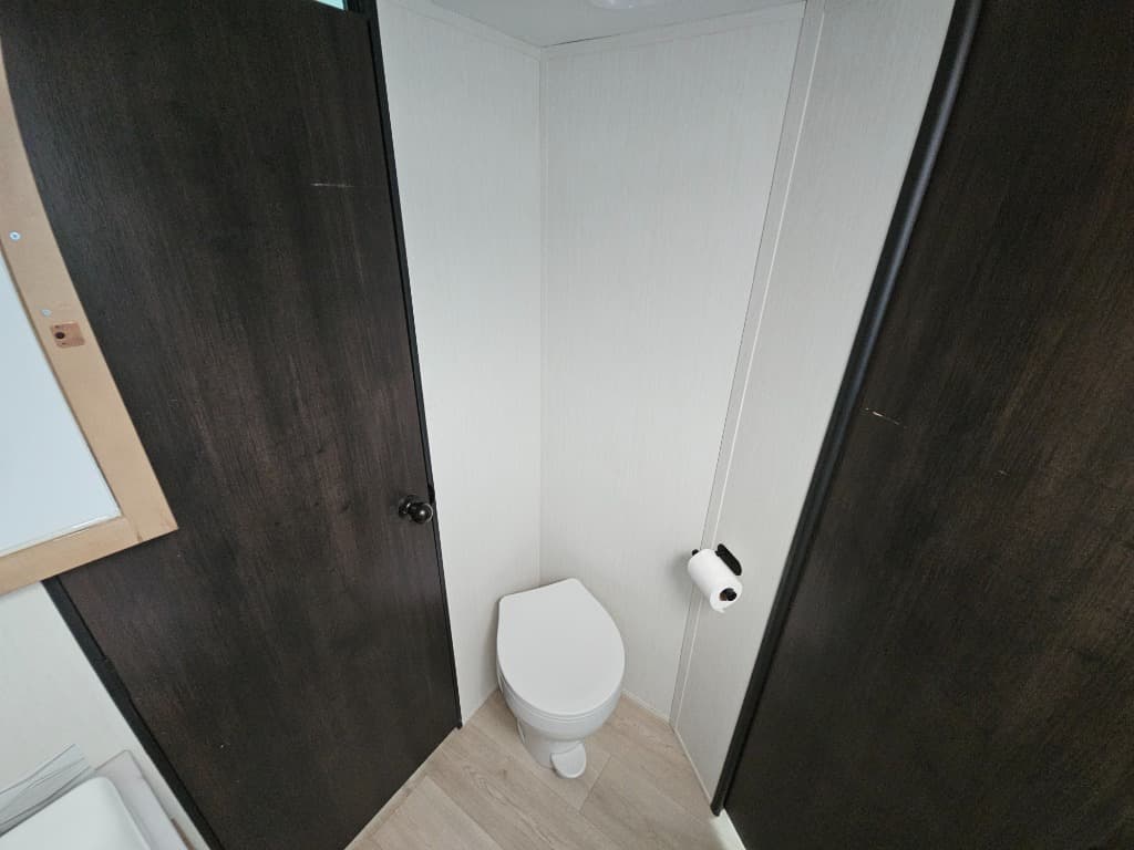 2025 Forest River RV 2025 Forest River RV Cherokee Grey Wolf Black Label - thumbnail 36