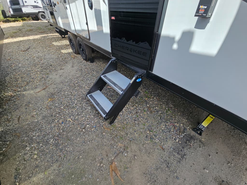 2025 Forest River RV 2025 Forest River RV Cherokee Grey Wolf Black Label - thumbnail 40