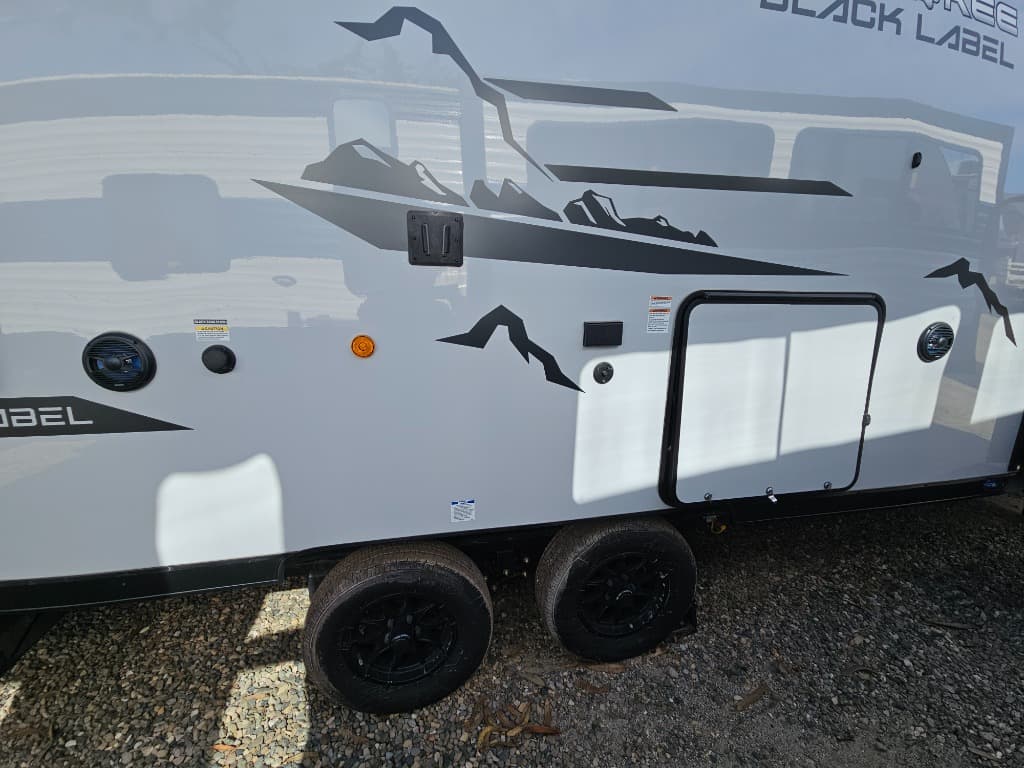 2025 Forest River RV 2025 Forest River RV Cherokee Grey Wolf Black Label - thumbnail 44