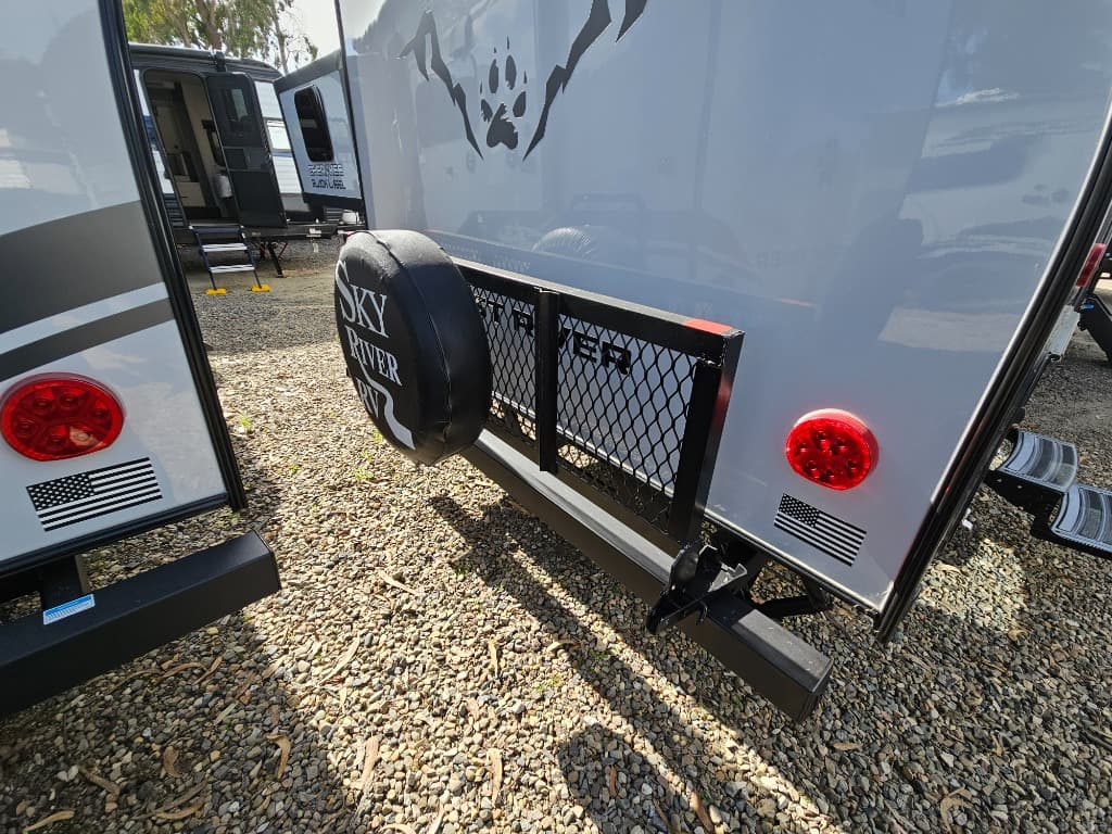 2025 Forest River RV 2025 Forest River RV Cherokee Grey Wolf Black Label - thumbnail 49