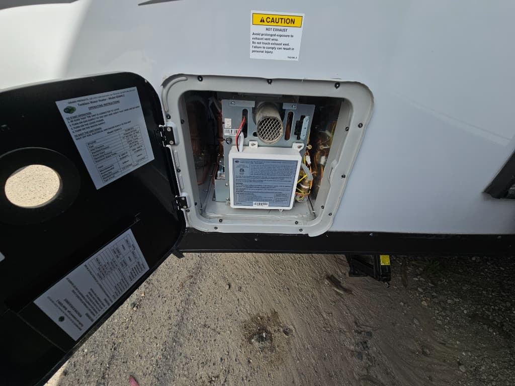 2025 Forest River RV 2025 Forest River RV Cherokee Grey Wolf Black Label - thumbnail 52