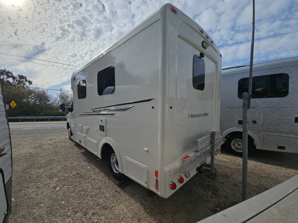 2020 Pleasure-Way 2020 Pleasure-Way Plateau - thumbnail 4