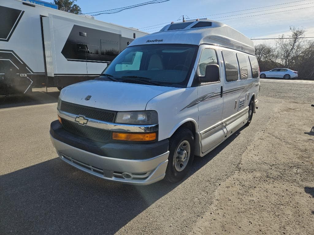 2010 Roadtrek 2010 Roadtrek 190 Versatile - thumbnail 4