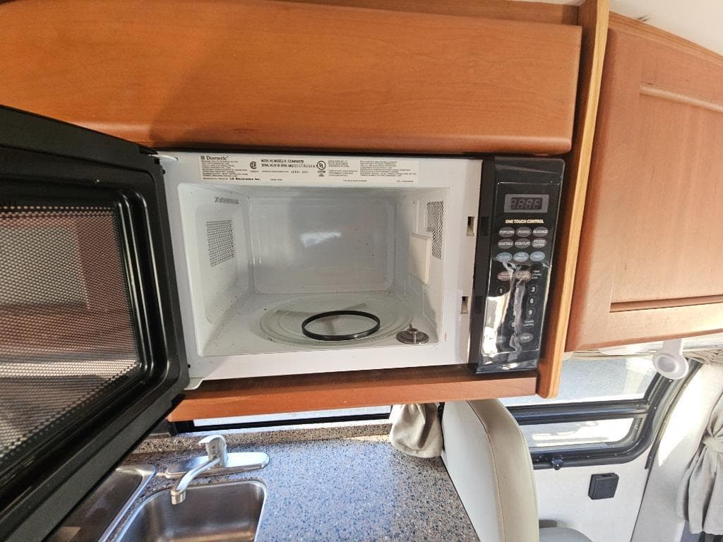 2010 Roadtrek 2010 Roadtrek 190 Versatile - thumbnail 9