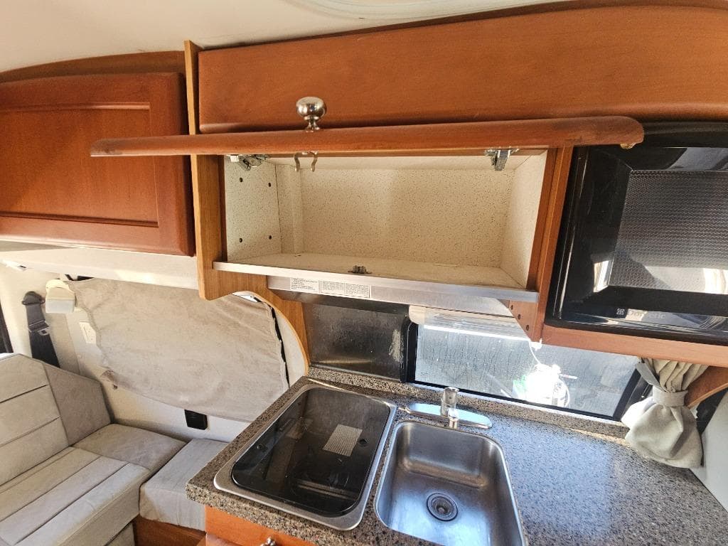 2010 Roadtrek 2010 Roadtrek 190 Versatile - thumbnail 10