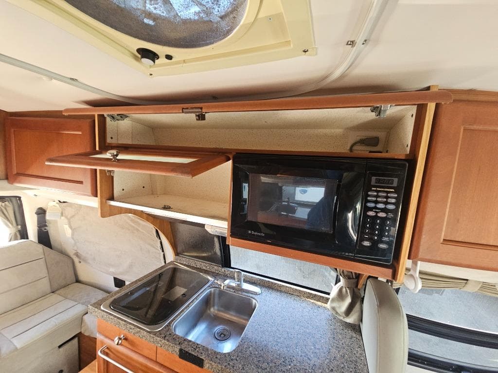 2010 Roadtrek 2010 Roadtrek 190 Versatile - thumbnail 11