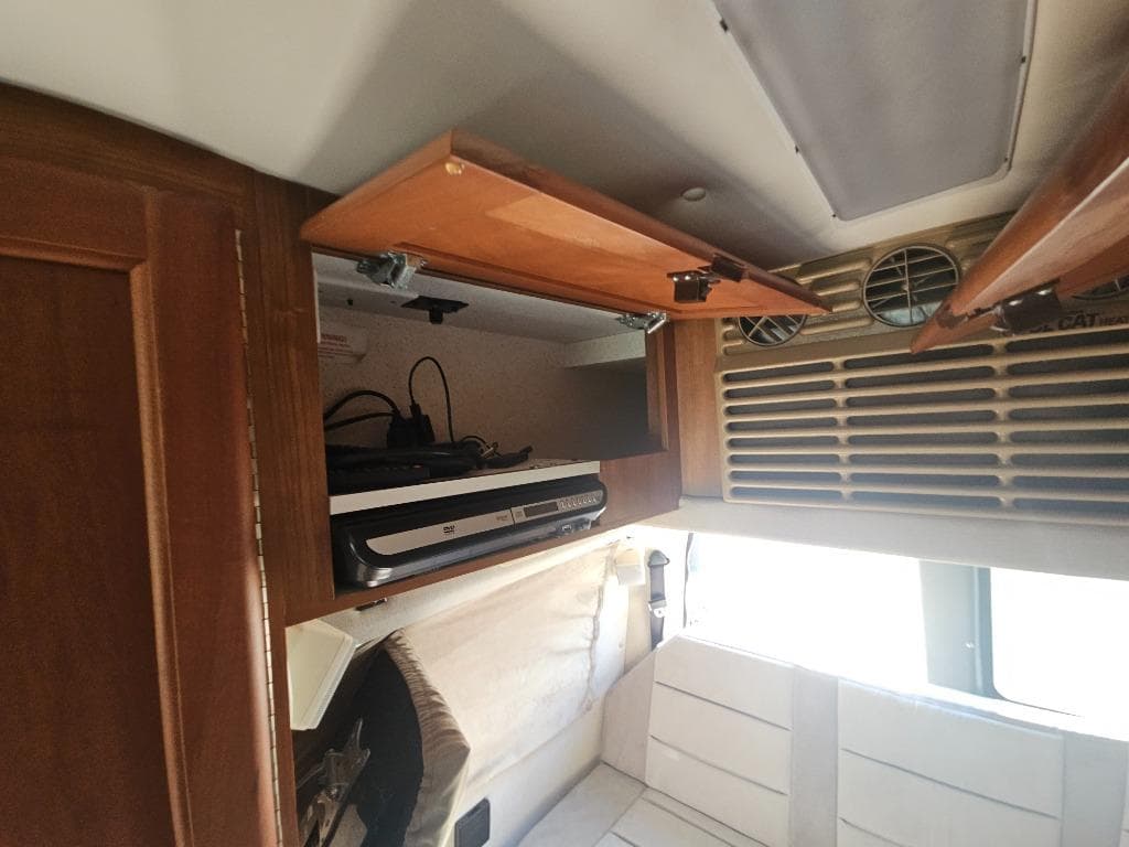 2010 Roadtrek 2010 Roadtrek 190 Versatile - thumbnail 17