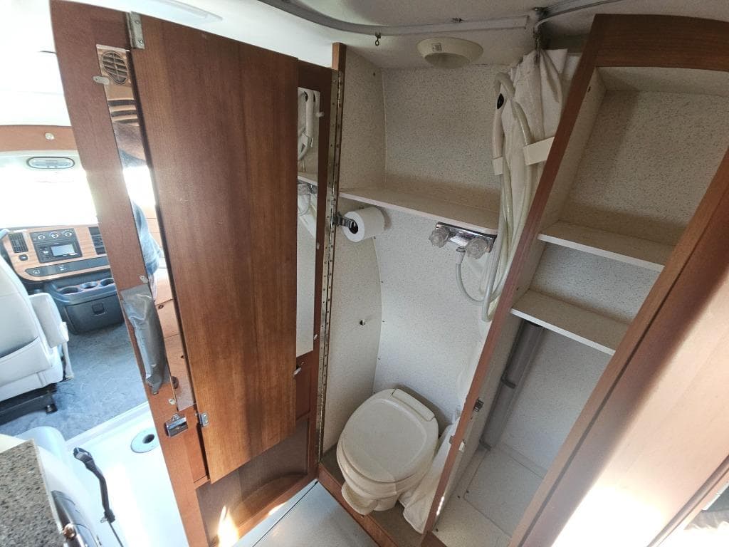 2010 Roadtrek 2010 Roadtrek 190 Versatile - thumbnail 23