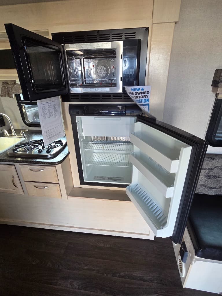 2019 Winnebago 2019 Winnebago Minnie Drop - thumbnail 12