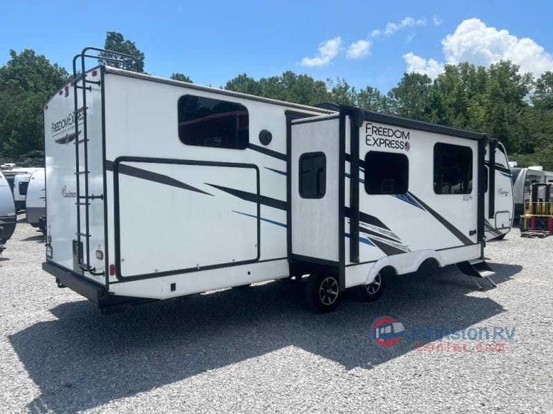 2023 Coachmen 2023 Coachmen Freedom Express Liberty Edition - thumbnail 5