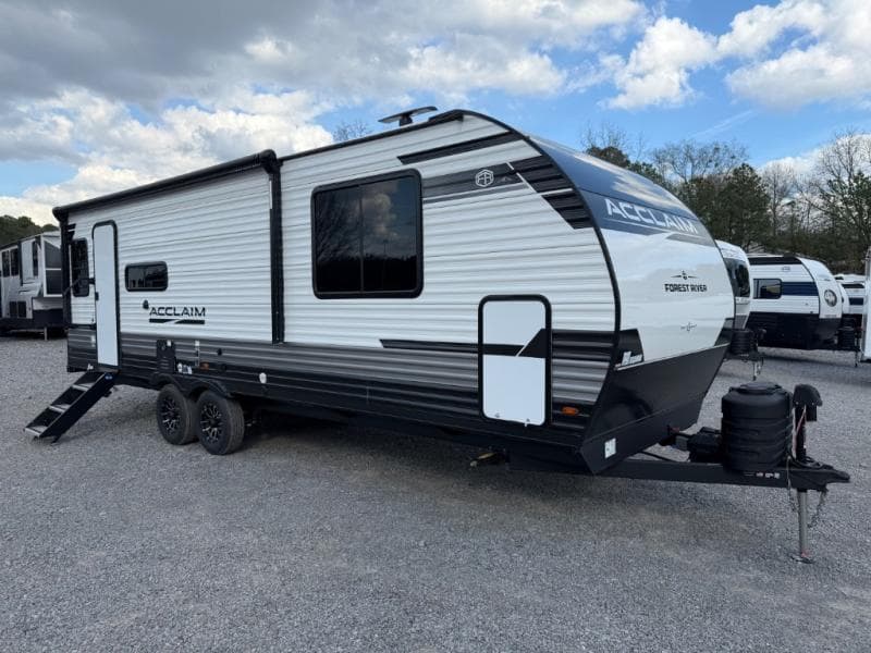 2026 East To West Acclaim 2550DS