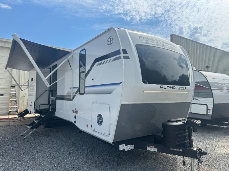 2026 Forest River Cherokee Alpha Wolf 33BH-L