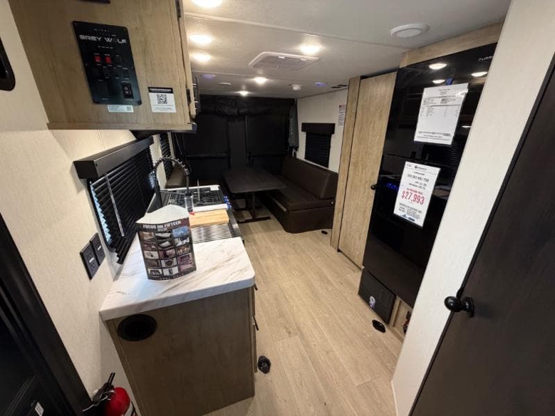 2026 Forest River 2026 Forest River Cherokee Grey Wolf - thumbnail 9