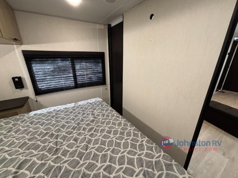 2026 Forest River 2026 Forest River Cherokee Wolf Den - thumbnail 26