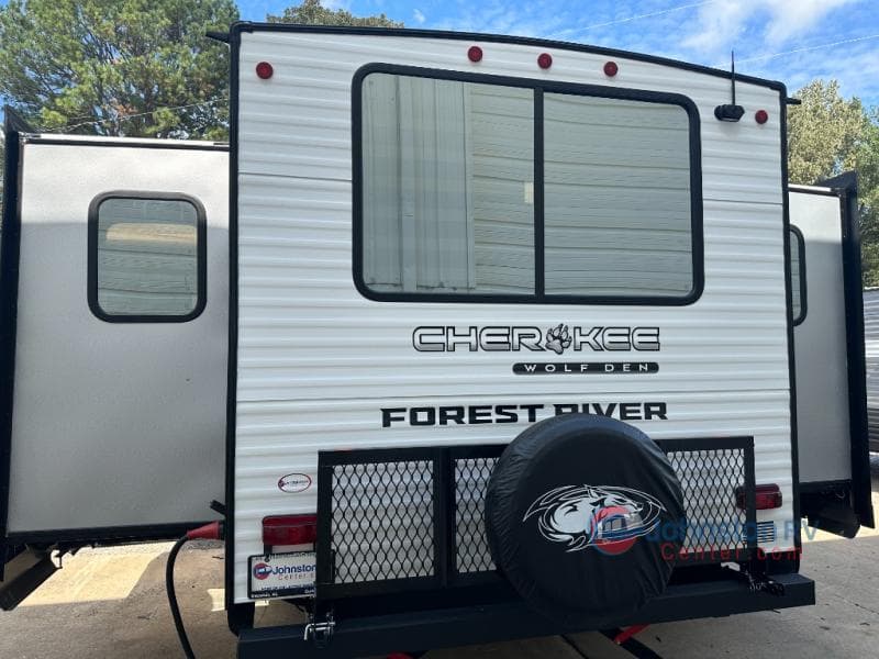 2026 Forest River 2026 Forest River Cherokee Wolf Den - thumbnail 7