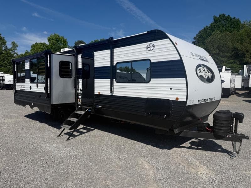 2026 Forest River Cherokee Wolf Den 273XLK