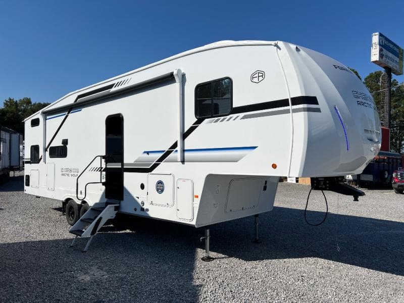 2026 Forest River Cherokee Arctic Wolf 287BH