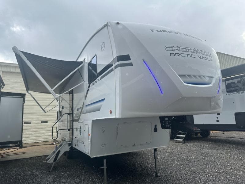 2026 Forest River Cherokee Arctic Wolf 287BH