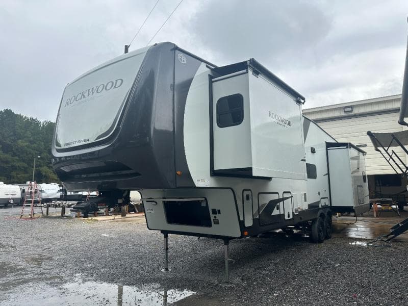 2026 Forest River Rockwood Signature 405SBH