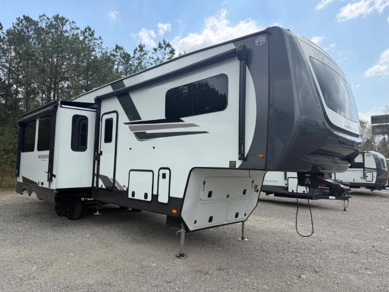 2026 Forest River Rockwood Signature 403SDB