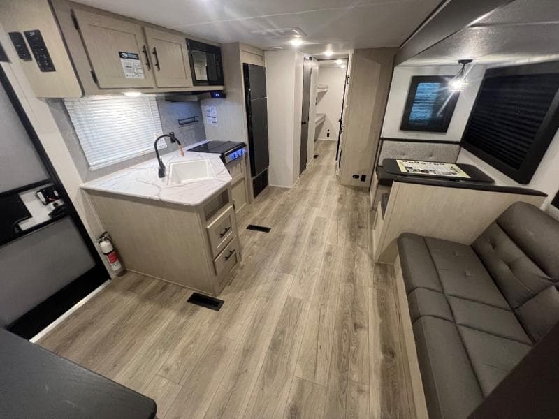 2025 Coachmen 2025 Coachmen Shasta I-5 - thumbnail 11