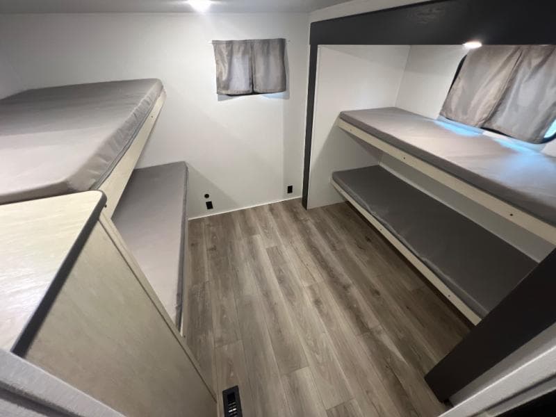 2025 Coachmen 2025 Coachmen Shasta I-5 - thumbnail 17
