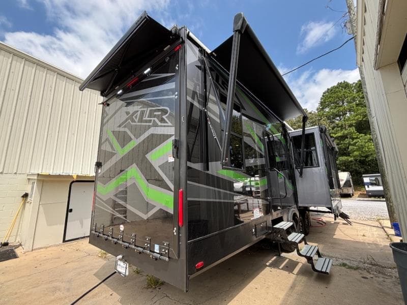 2026 Forest River 2026 Forest River Xlr Nitro Toy Hauler - thumbnail 4