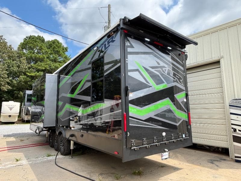 2026 Forest River 2026 Forest River Xlr Nitro Toy Hauler - thumbnail 6
