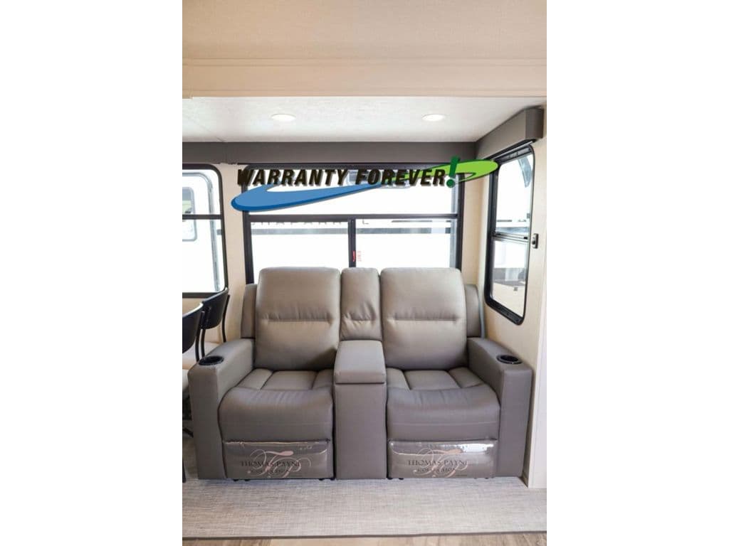2026 Coachmen 2026 Coachmen Chaparral - thumbnail 17