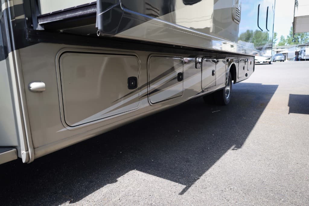 2022 Thor Motor Coach 2022 Thor Motor Coach Omni Super C - thumbnail 6