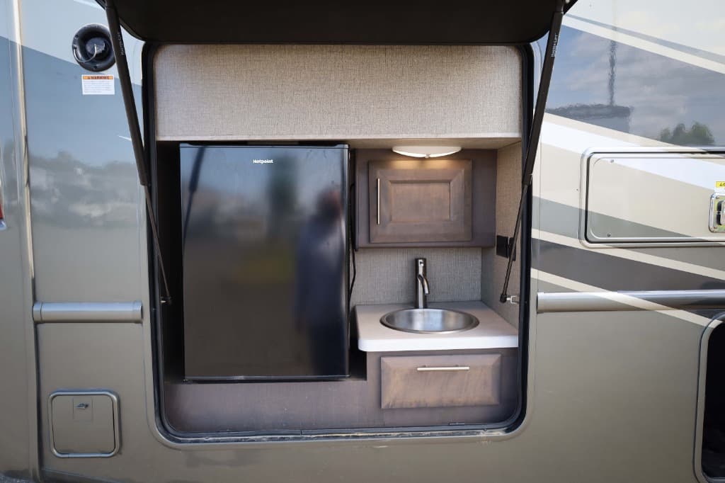 2022 Thor Motor Coach 2022 Thor Motor Coach Omni Super C - thumbnail 7