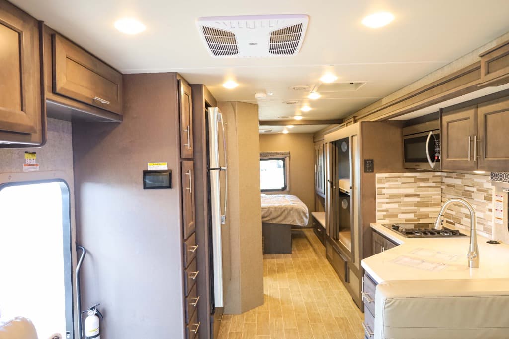 2022 Thor Motor Coach 2022 Thor Motor Coach Omni Super C - thumbnail 10