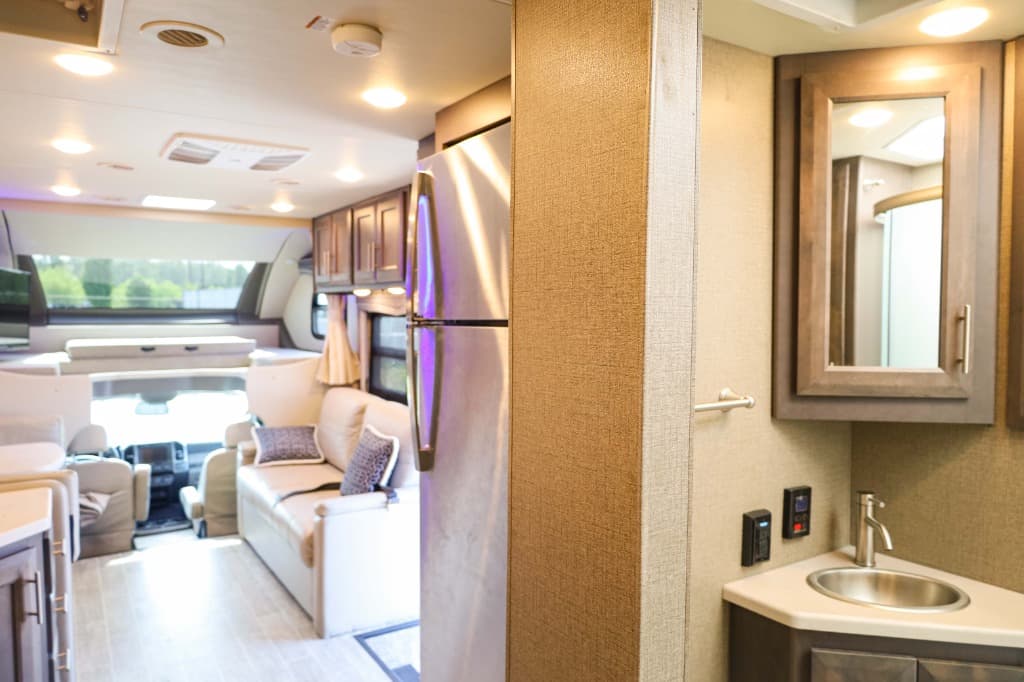 2022 Thor Motor Coach 2022 Thor Motor Coach Omni Super C - thumbnail 14