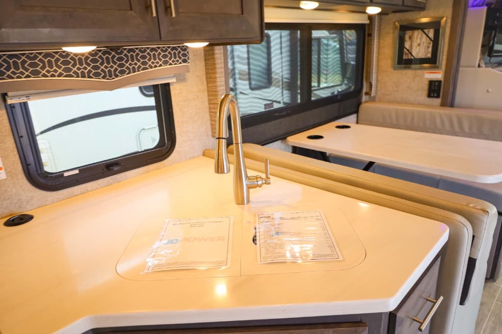 2022 Thor Motor Coach 2022 Thor Motor Coach Omni Super C - thumbnail 33