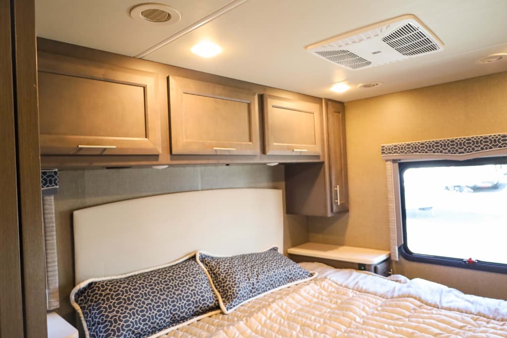 2022 Thor Motor Coach 2022 Thor Motor Coach Omni Super C - thumbnail 44
