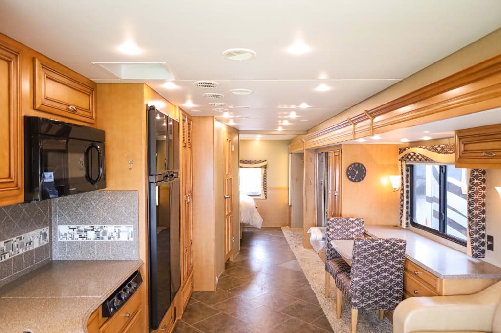 2014 Newmar 2014 Newmar Canyon Star - thumbnail 6