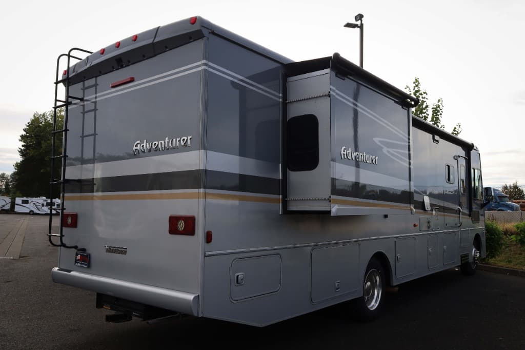2022 Winnebago Adventurer  2022 Winnebago Adventurer  Series - thumbnail 4