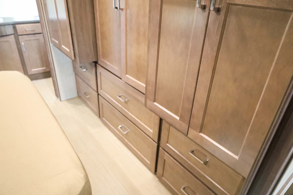 2022 Winnebago Adventurer  2022 Winnebago Adventurer  Series - thumbnail 32
