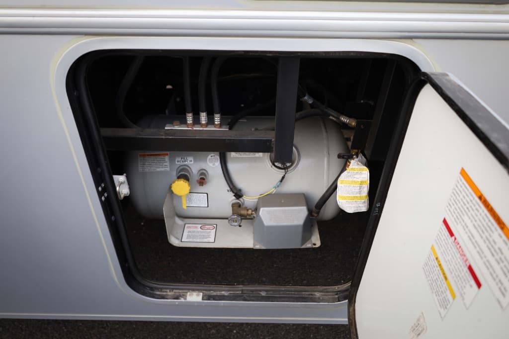 2022 Winnebago Adventurer  2022 Winnebago Adventurer  Series - thumbnail 41