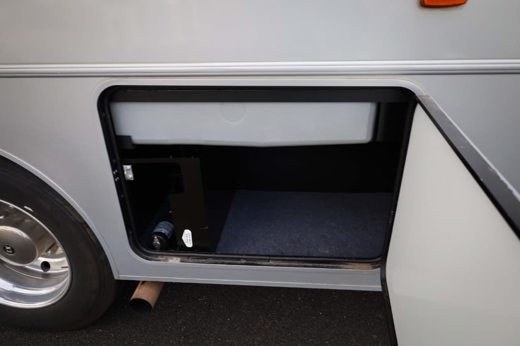 2022 Winnebago Adventurer  2022 Winnebago Adventurer  Series - thumbnail 42