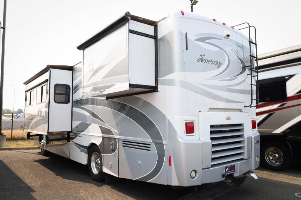 2012 Winnebago 2012 Winnebago Journey - thumbnail 3