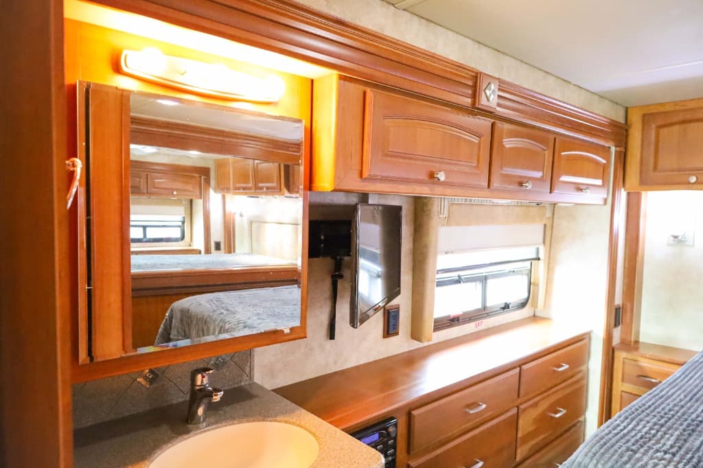2012 Winnebago 2012 Winnebago Journey - thumbnail 36