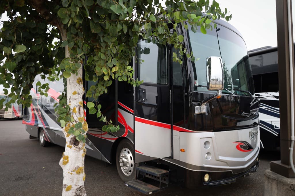 2020 Fleetwood 2020 Fleetwood Discovery - thumbnail 5